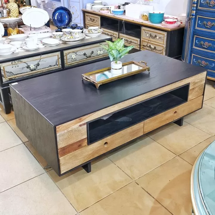 طاوله وسط للصاله بسطح من خشب MDF