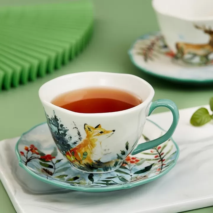 كوب مع صحن من السيراميك سعة 200 مل - الثعلب