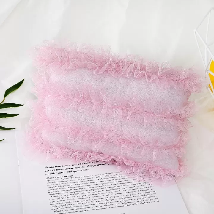 مخدة قماشية من الدانتيل