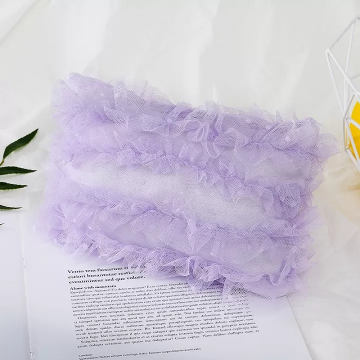 مخدة قماشية من الدانتيل