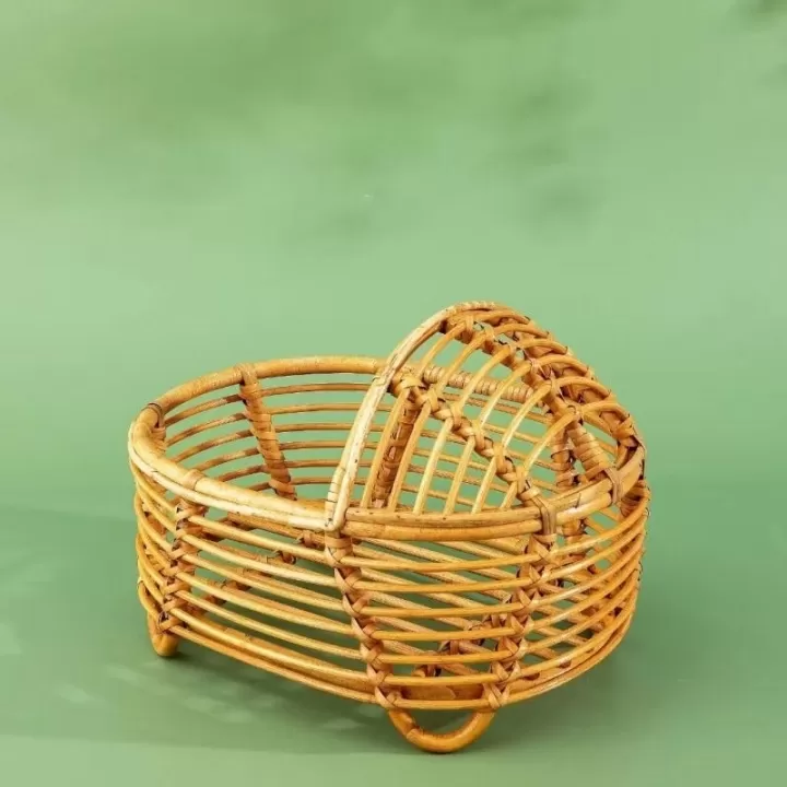 سرير من الخيزران لتصوير المواليد