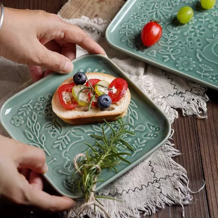 صحن تقديم مربع من السيراميك