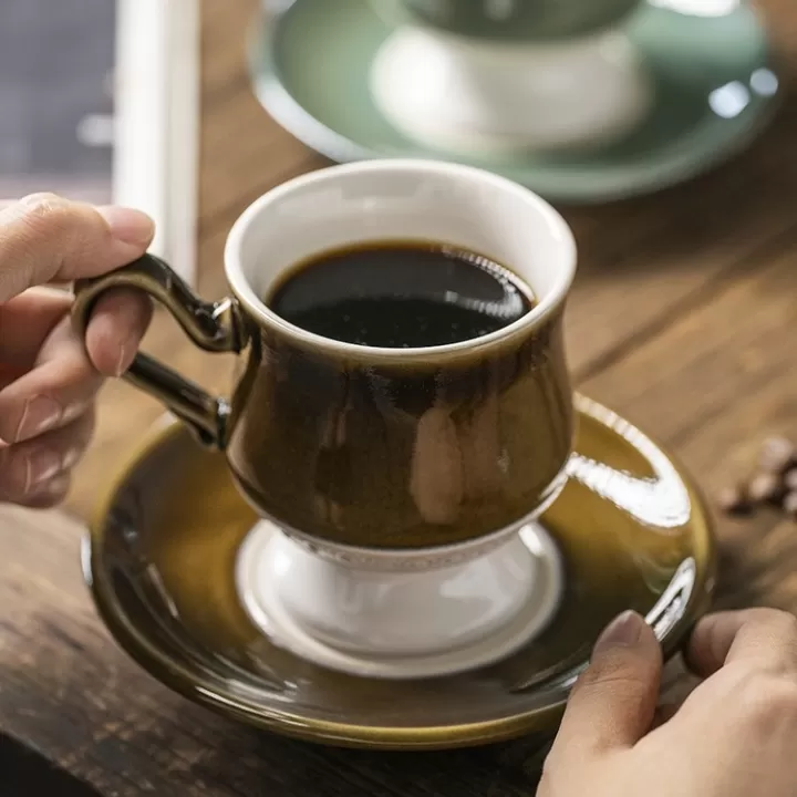 كوب قهوة مع صحن من السيراميك سعة 260 مل