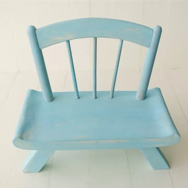 كرسي خشبي شابي شيك لتصوير المواليد
