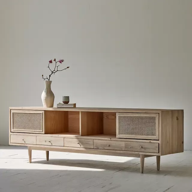 طاولة تلفزيون ارضيه من خشب الصنوبر الطبيعي و الراتان