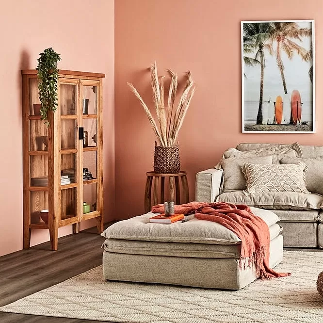 مكتبه بواجهات زجاجية من الخشب الطبيعي