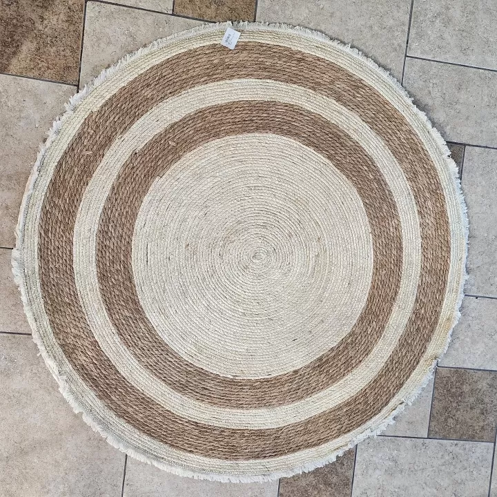 سجادة دايرية من الراتان الطبيعي