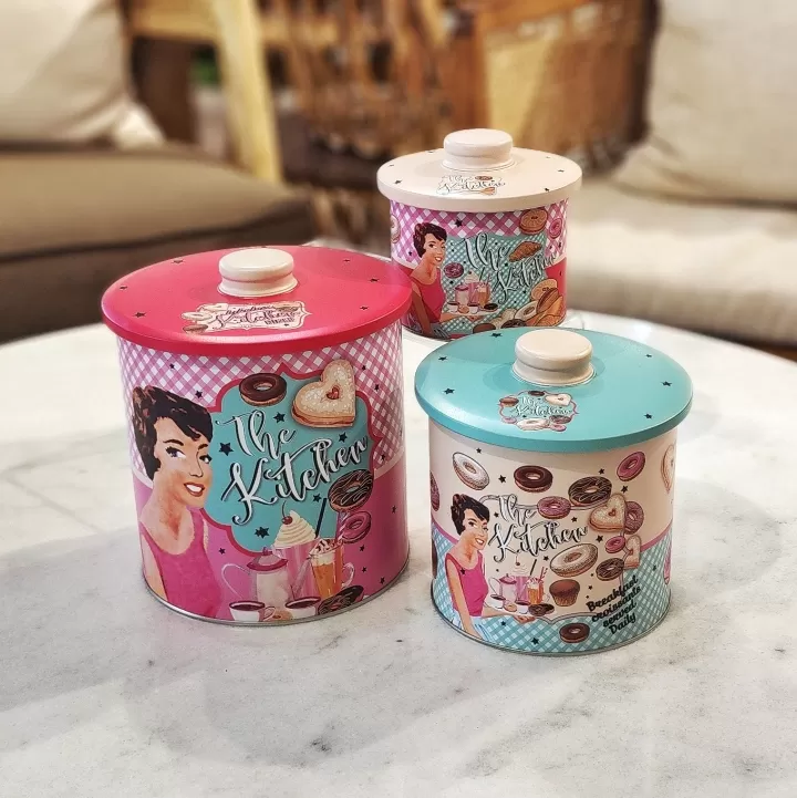 طقم علب معدنية دائريه (3 قطع) برسومات السبعينات وألوان الباستيل