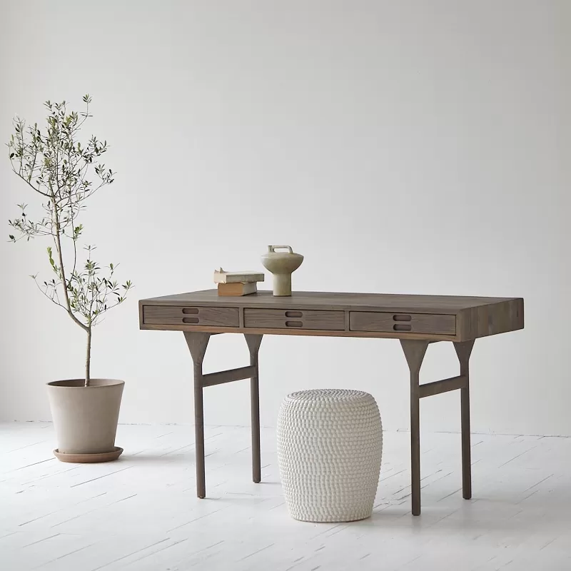 طاولة كونسول ، تسريحة ، او مكتب من خشب الدردار بثلاثة ادراج