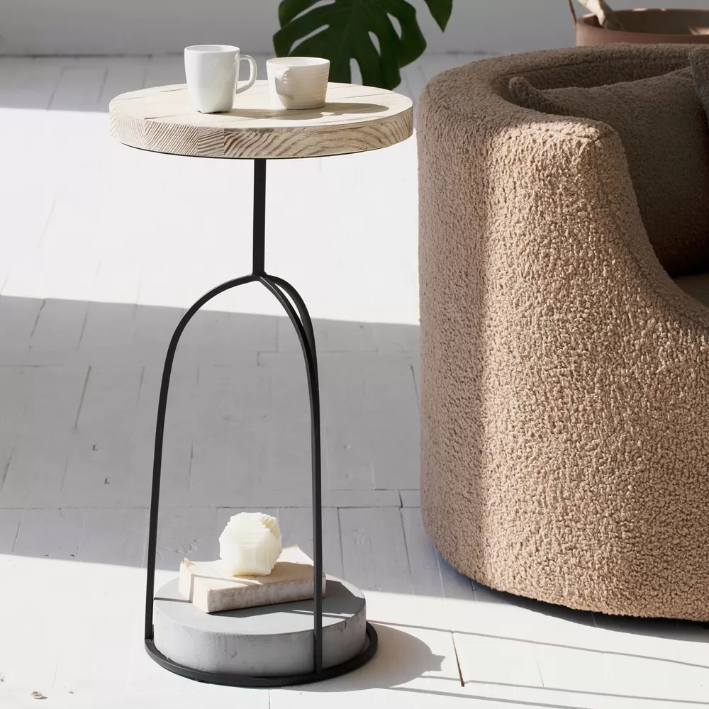 طاولة خدمة جانبيه معدنيه وبسطح من خشب الصنوبر الطبيعي