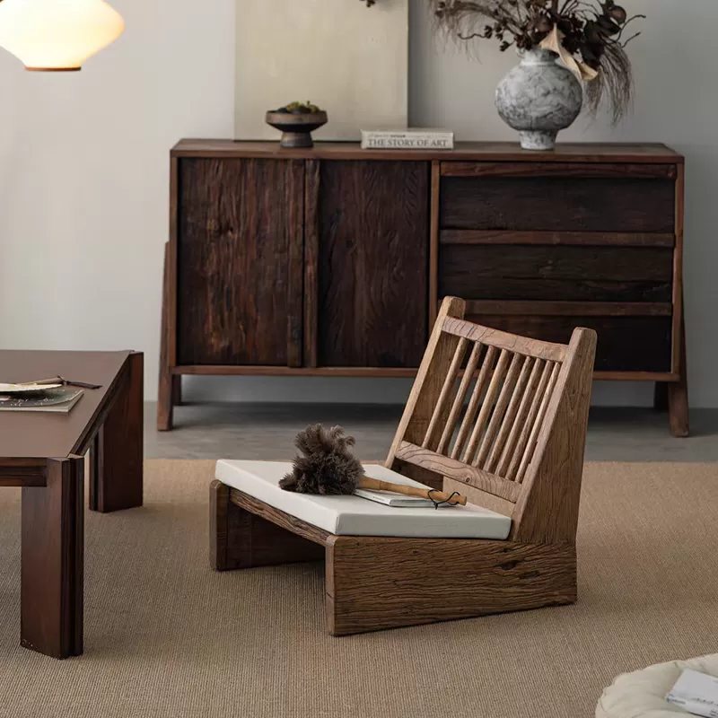 كرسي ريفي للقراءة من الخشب الطبيعي