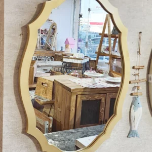 مرآة أنيقة بإطار معدني لتزيين الجدران والمداخل