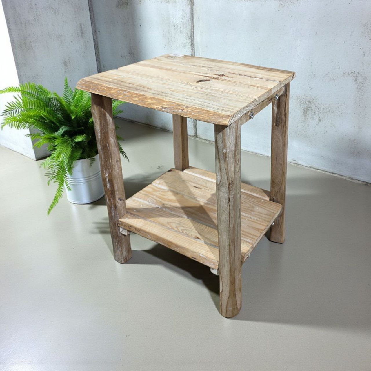 طاولة خدمة برفين من أغصان الخشب الطبيعي – تصميم ريفي أنيق للمجالس والمداخل