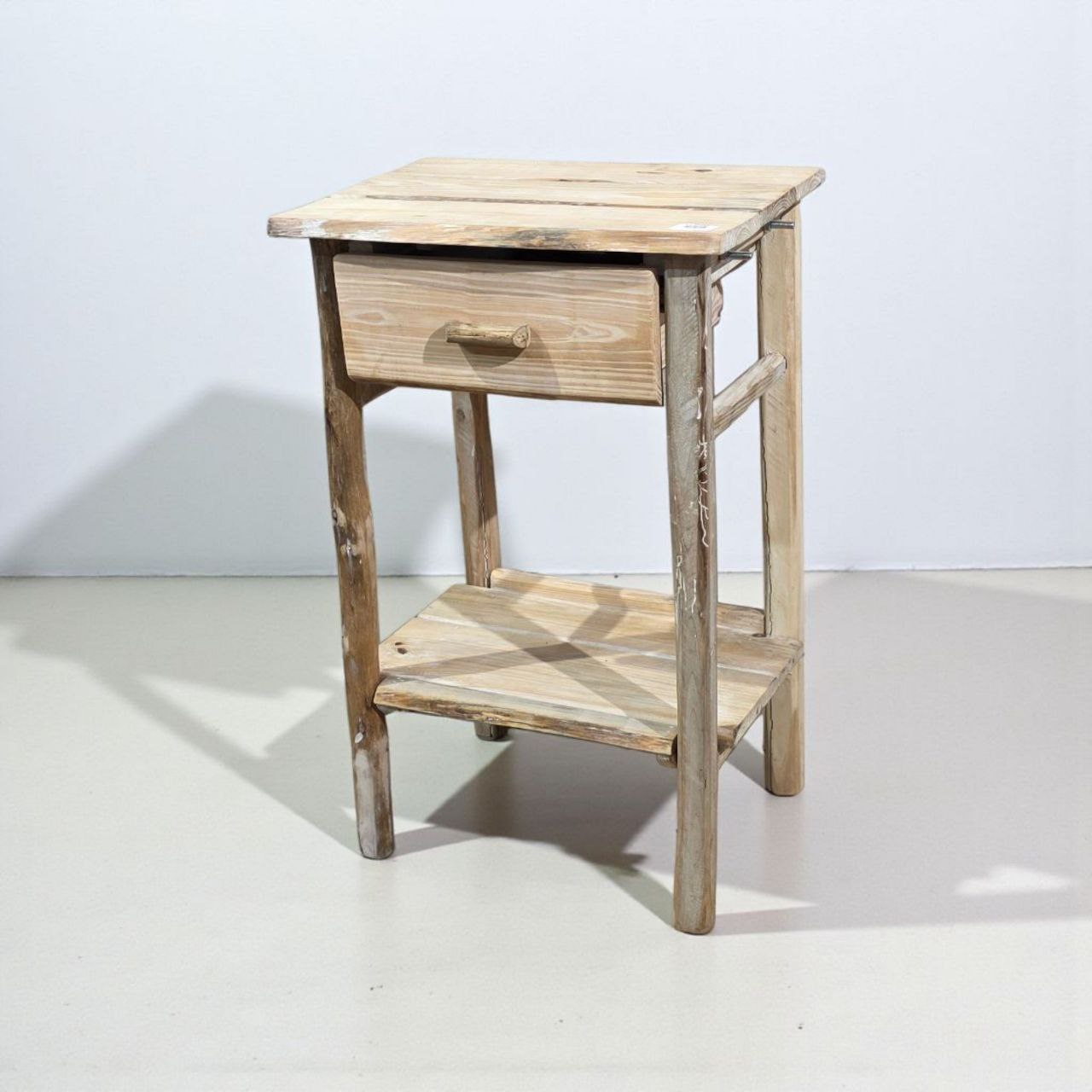 طاولة خدمة خشبية بدرج تخزين من الخشب الطبيعي – تصميم أنيق وعملي