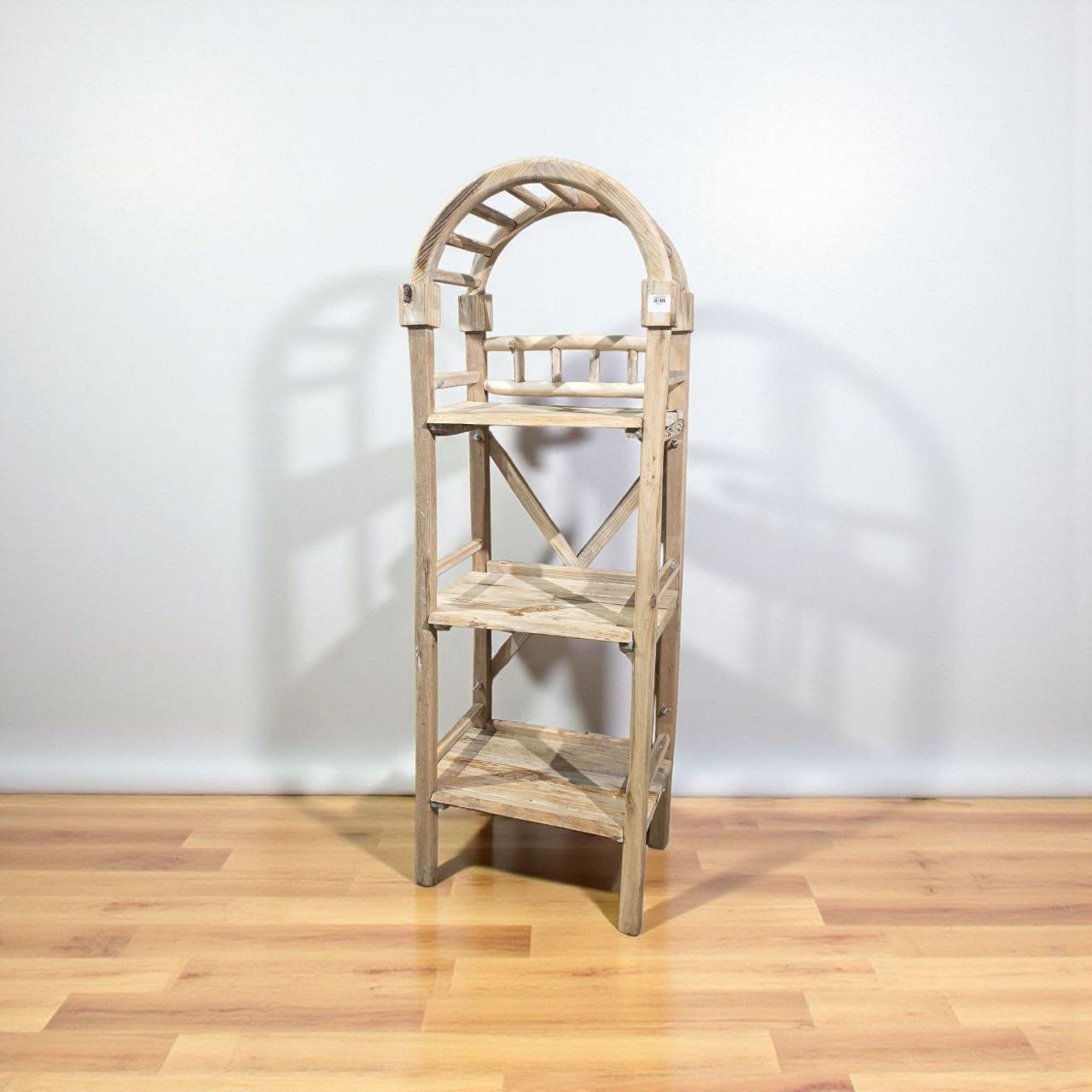 ستاند حامل أصايص زراعية من الخشب الطبيعي بثلاثة أرفف – تصميم ديكوري أنيق للمنازل والحدائق