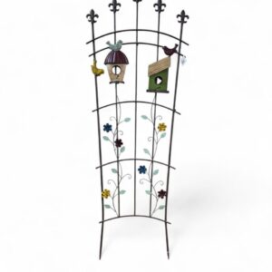 سياج حديد مشغول للحديقة بألوان زاهية – ديكور خارجي أنيق ومتين